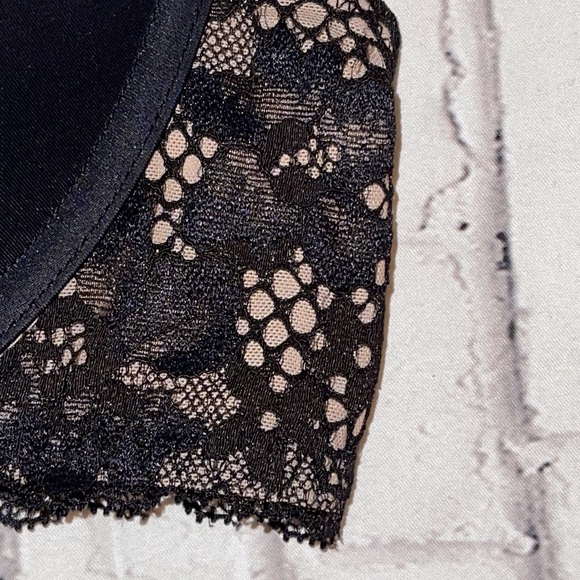 NWT- ADORE ME FRONT CLOSURE T STRAP BRA SIZE 40D black with nude sides. - Picture 5 of 7